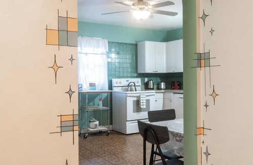 Bedford Cottage | Funky Cosmic Cottage~ Bedford Home Pets OK