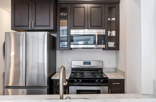 Lower Nob Hill Apartment | Furnished Modern Rental Nob Hill FiDi: Studio/1BA Unit 7