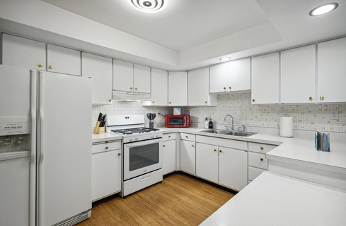 Michigan City House | Game room/Hot Tub/Pet Friendly/Duplex