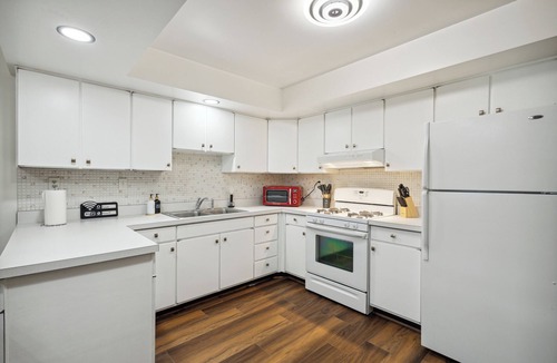 Michigan City House | Game room/Hot Tub/Pet Friendly/Duplex