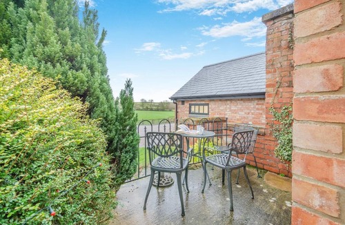 Quedgeley Cottage | 1 Bed in Stratford-upon-Avon (oc-g34446)