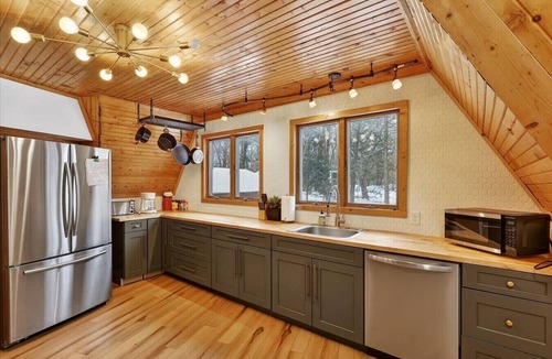 Smyrna Apartment | Geodome at the Lake: Hot Tub, Games, Sleeps 12!