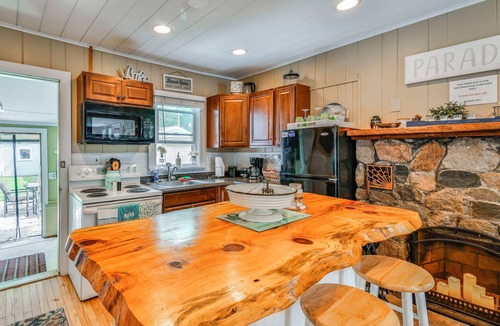 Lupton Cabin | George Lake Escape! Charming 1950s Cabin