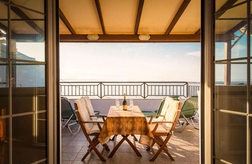 Katavolos Apartment | Georgia