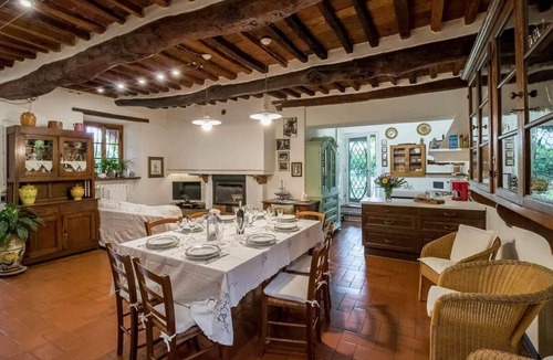 San Concordio di Moriano Villa | Giglio, private pool villa . A/C & WiFi. Lucca