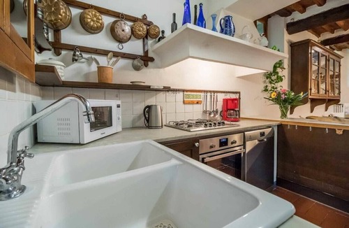San Concordio di Moriano Villa | Giglio, private pool villa . A/C & WiFi. Lucca