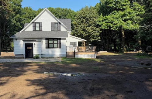 Montague House | Golf House 6-bedroom 3 bath on OCT 27 hole golf course on Lake Michigan