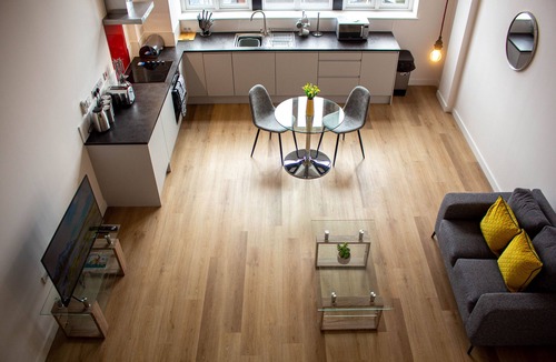 West Bromwich Apartment | Gorgeous 1 Bed Duplex Apartment- West Bromwich