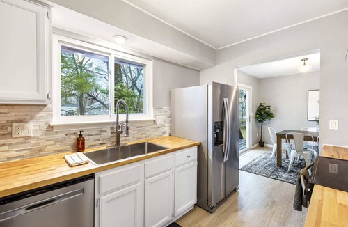 Brighton House | Gorgeous Four Bedroom Secluded Getaway