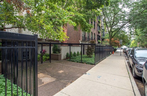 Gold Coast Apartment | Gorgeous Gold Coast 1BR nr. Mariano Park & Oak St. Beach, by Blueground