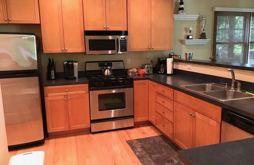 New Buffalo House | Gorgeous Harbor Country Cottage; PRIVATE HOT TUB; close to downtown/beach