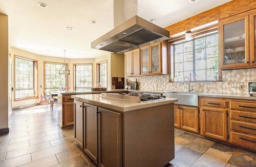 Angwin House | Gorgeous Napa estate 15 mins to St Helena surrounded by vineyards. Permit 138485