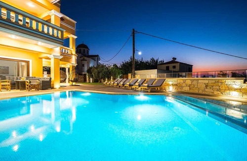Platanos Villa | Grand Olympia, Luxury, spacious indoor & outdoor area