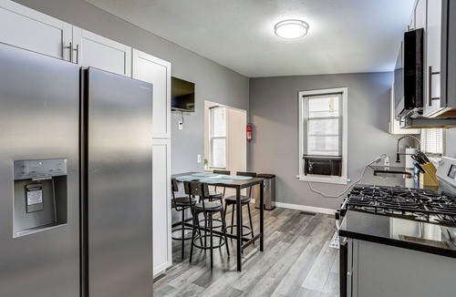 Downtown Toledo House | Group-Friendly Toledo Home for Zoo & Game Days