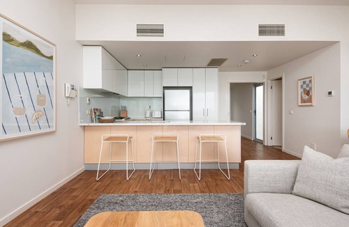 Aspendale Apartment | Groves Sunset Views in Aspendale