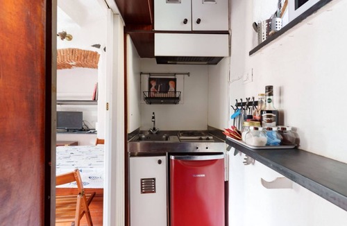 Nervi House | GuestHost - A practical 20 square meters studio apartment, perfect for two people, located on the ground floor of a building with a private entrance.The property is located in the Nervi neighborhood, just 400 meters from Caprafico beach, making it easy f