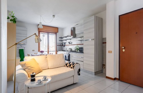 Pisa Apartment | GuestHost - Cozy and bright apartment of 60 sqm, ideal for 3 people, located on the first floor of a building with elevator (not suitable for disabled people). The accommodation is located in a quiet neighborhood with all the main services: bars, restaur