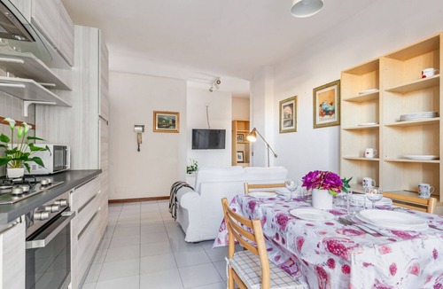 Pisa Apartment | GuestHost - Cozy and bright apartment of 60 sqm, ideal for 3 people, located on the first floor of a building with elevator (not suitable for disabled people). The accommodation is located in a quiet neighborhood with all the main services: bars, restaur