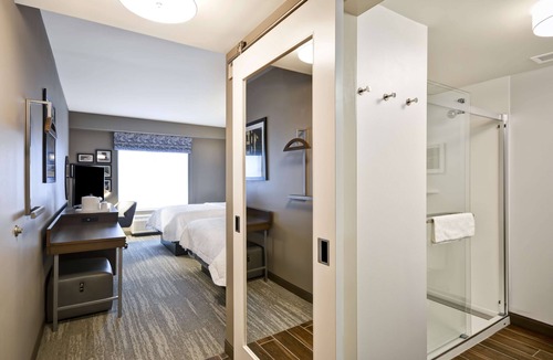 Livonia Hotel | Hampton Inn Livonia Detroit