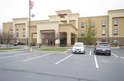 Marshall Hotel | Hampton Inn Marshall