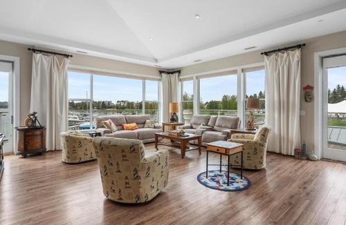 Bay Harbor Apartment | Harbor Master 101: Luxurious 3-bedroom condo in Bay Harbor, MI, perfect for relaxation.