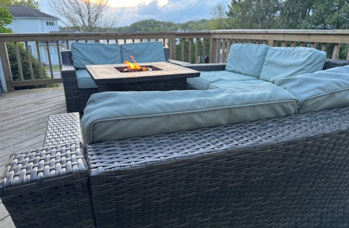 Twin Lakes House | Harrys Lake front, jacuzzi, sunset Dream Home!