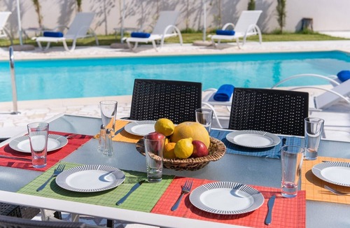 Kato Stalos Villa | Heated pool + Hydromassage ★ 500mt to beach ★ Sea view ★ Walk to market/restaurants/bar