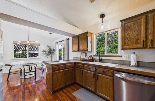 McKinleyville House | Hedge Rose Near Cal Poly, Airport, Redwoods