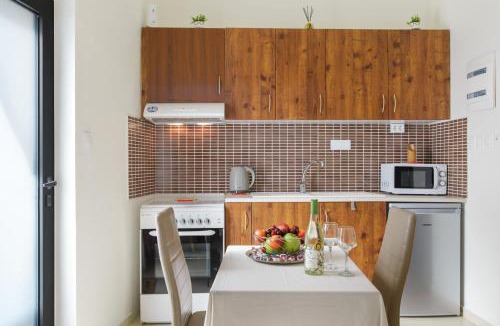 Kalyves Apartment | Helios studio next to the sea BY APOKORONAS-VILLAS