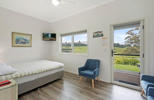 Central Tilba House | Henkley Cottage 1 Isaiah