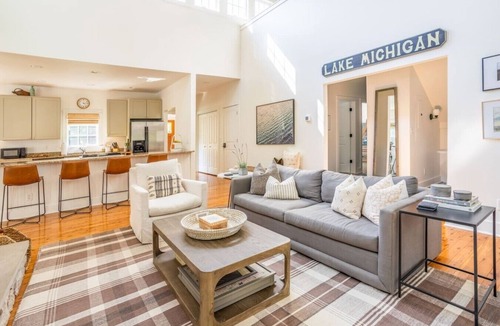 Lakeside House | Heron Woods Union Pier Retreat Pool & Hot Tub Fire Pit Screened Porch