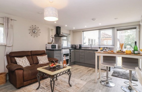 Hinton Blewett Cottage | HERRIOTTS BRIDGE COTTAGE ANNEX, romantic in Bishop Sutton