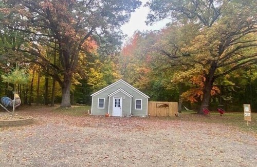 Birch Run Township Cabin | Hidden Oaks | Farmhouse | Unit 5