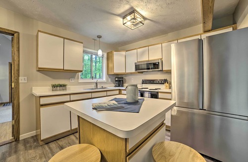 Higgins Lake Cottage | Higgins Lake Getaway - Boating, Fish, Golf, Atv!