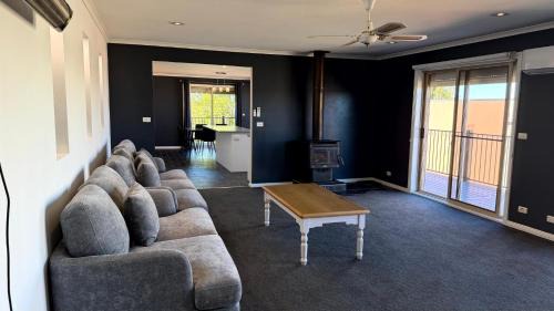 Lakes Entrance House | Highland View