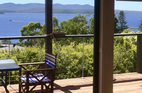 Mallacoota House | Hillstop Mallacoota - Pet Friendly with Lake Views