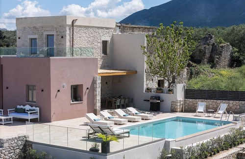 Georgioupolis Villa | Historic Beauty & Nature at Balarina by etouri