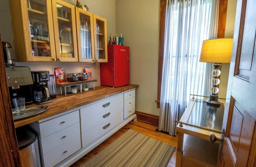 Tryon Farm House | Historic Farmhouse with Hot Tub, Treehouse Shower, & Chickens!