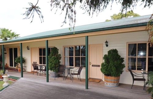 Newmerella Bed & Breakfast | Historic Homestead with amazing views and breakfast