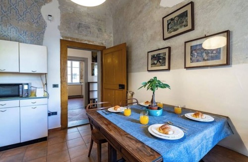 Santa Maria Novella Apartment | Historic Suite in the Heart of Florence - 3 Rooms, 2 Minutes from the Station