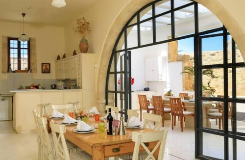 Maroulas Villa | Historic Venetian Castle 15th Century - IDEAL FOR FAMILY EVENTS - RETREATS