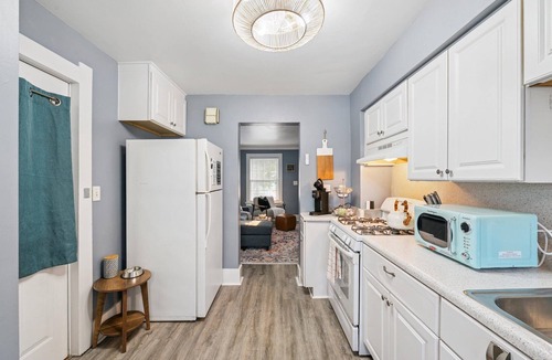 Rossford House | Historic yet updated 2br home- Downtown Rossford!