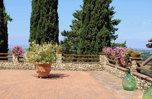 La Torre Apartment | Holiday apartment with terrace and outdoor pool