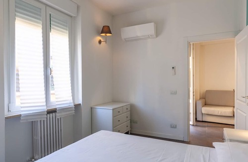 Sant'Antonio Apartment | Holiday Apartment 'Keith Haring - Verde' with Balcony & Wi-Fi