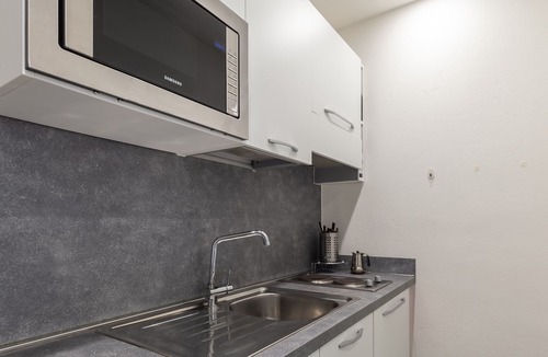 Sant'Antonio Apartment | Holiday Apartment 'Keith Haring - Verde' with Balcony & Wi-Fi