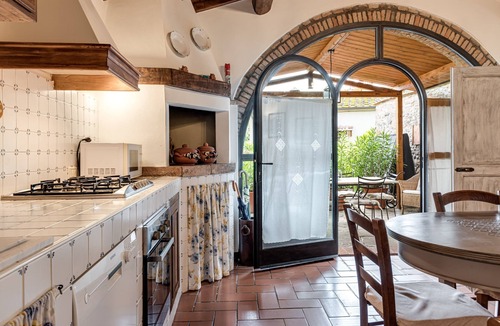 Barberino Val d'Elsa House | Holiday Home 'Le Fonti Casa Vacanze' with Mountain View, Wi-Fi and Air Conditioning