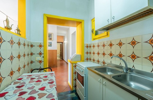 Pieve a Nievole House | Holiday Home 'Casa Dei Pini Pieve A Nievole' with Private Garden and Wi-Fi