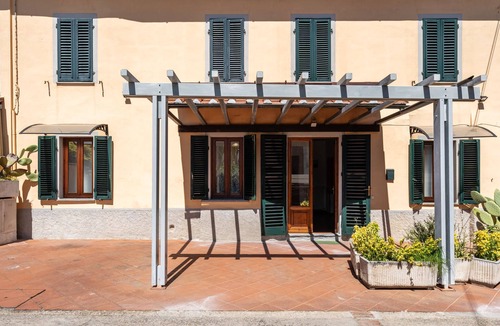 Pieve a Nievole House | Holiday Home 'Casa Dei Pini Pieve A Nievole' with Private Garden and Wi-Fi