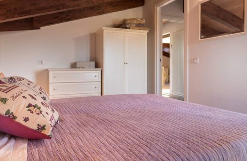 Valfabbrica House | holiday home the blackberries
