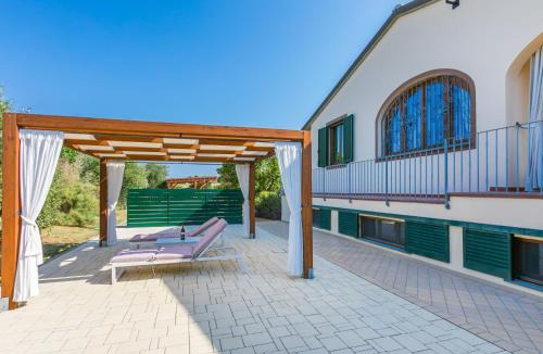 Cecina House | Holiday Home Villa della Duna by Interhome